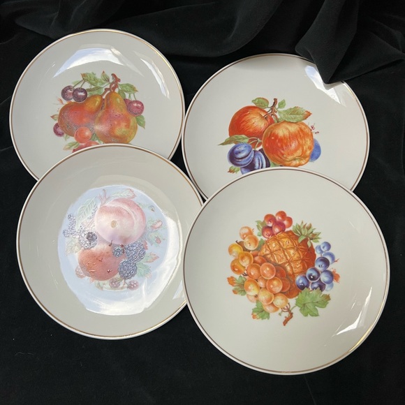 4 - Vintage Painted Porcelain Plates. E&R Golden Crown. - Picture 2 of 8